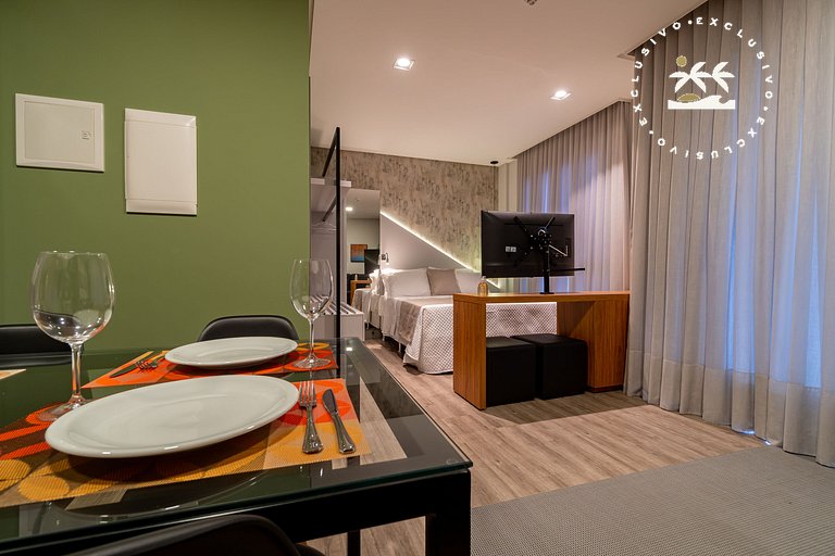 Aion 104 - Flat c/ cozinha - 50 metros da praia