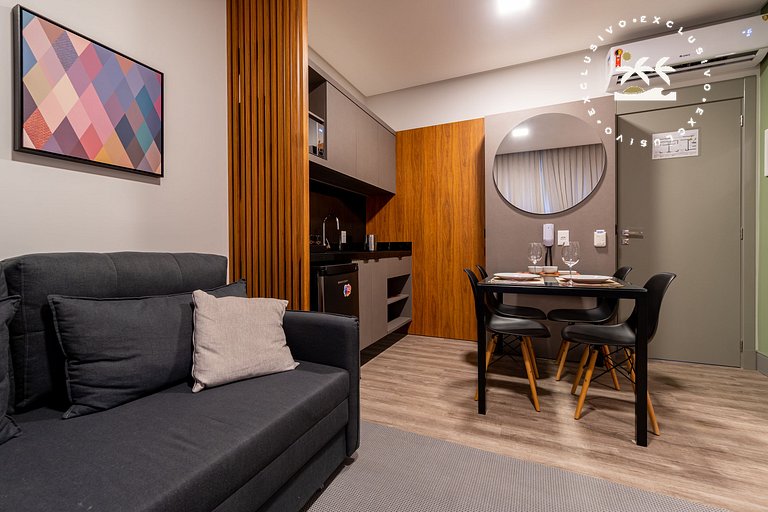 Aion 104 - Flat c/ cozinha - 50 metros da praia