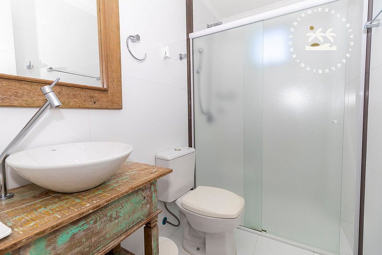Maristela 201 - Apartamento na praia de Bombas com vista par