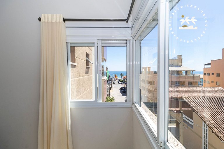 Maristela 201 - Apartamento na praia de Bombas com vista par