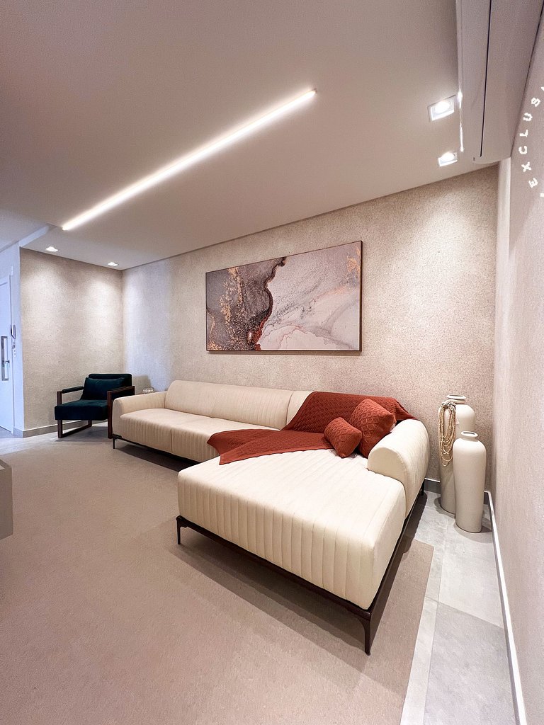 Solar do Atlântico 101 – Beira Mar em Bombas