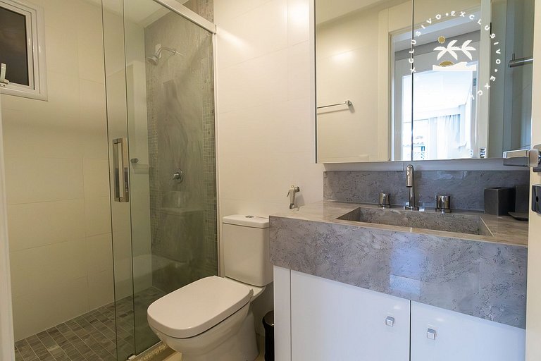 Varandas do Atlântico 101A – Frente Mar em Bombas