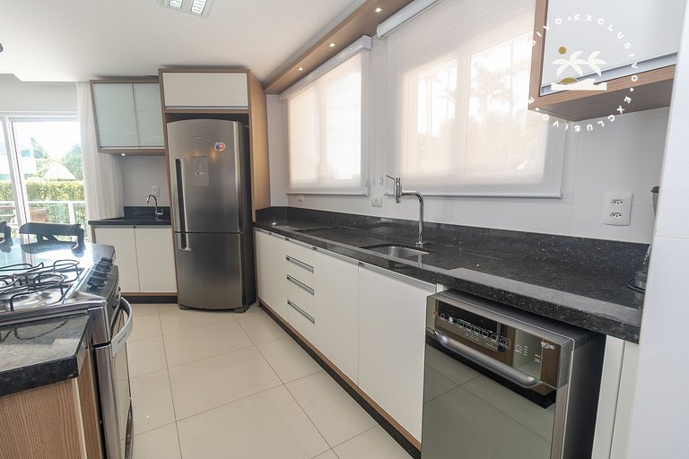 Varandas do Atlântico 01B - Excelente apartamento em condomí