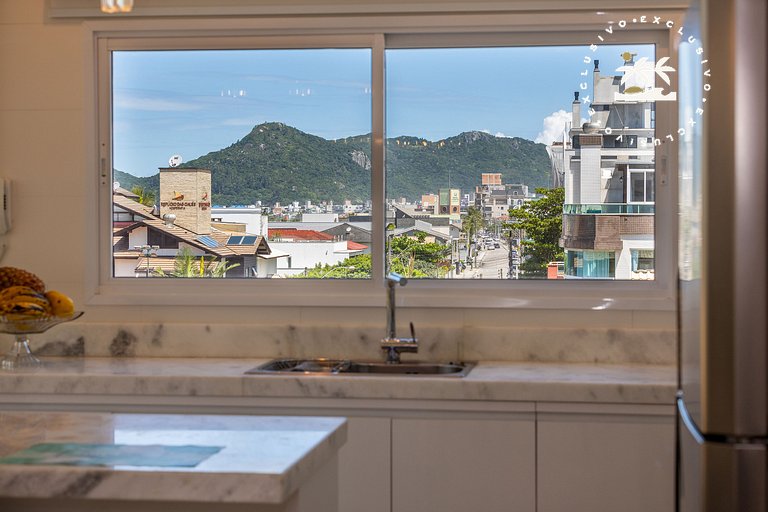 Costa Leste 203 - Apto com 2 suítes - 50 metros da Praia do