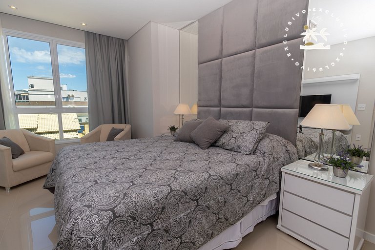 Costa Leste 203 - Apto com 2 suítes - 50 metros da Praia do