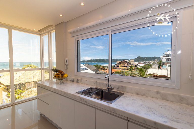 Costa Leste 203 - Apto com 2 suítes - 50 metros da Praia do