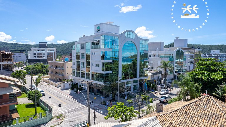 Costa Leste 203 - Apto com 2 suítes - 50 metros da Praia do