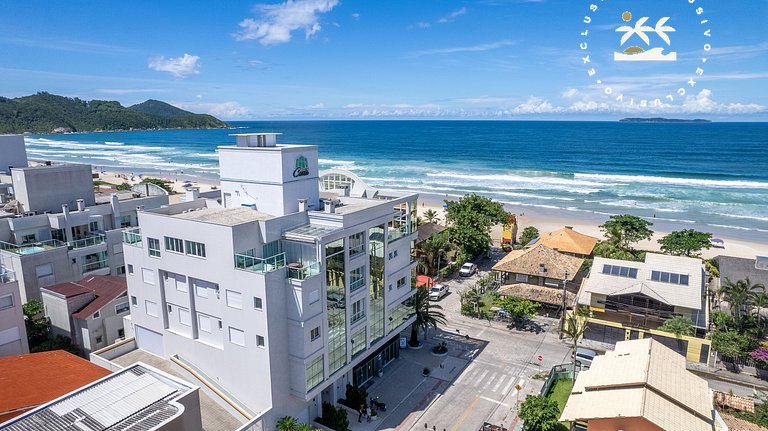 Costa Leste 203 - Apto com 2 suítes - 50 metros da Praia do