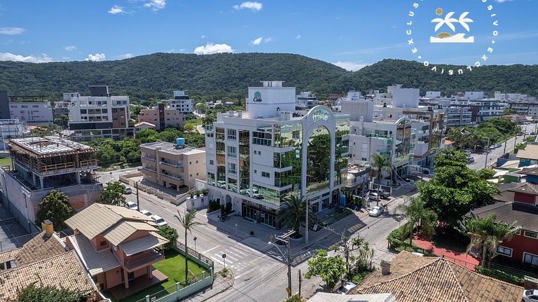 Costa Leste 203 - Apto com 2 suítes - 50 metros da Praia do