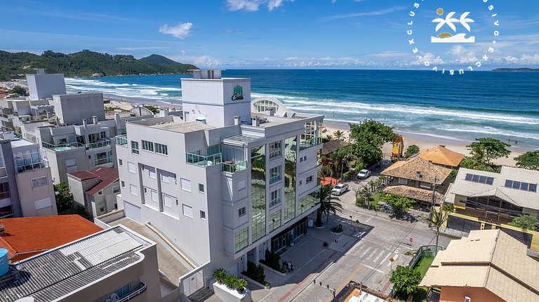 Costa Leste 203 - Apto com 2 suítes - 50 metros da Praia do