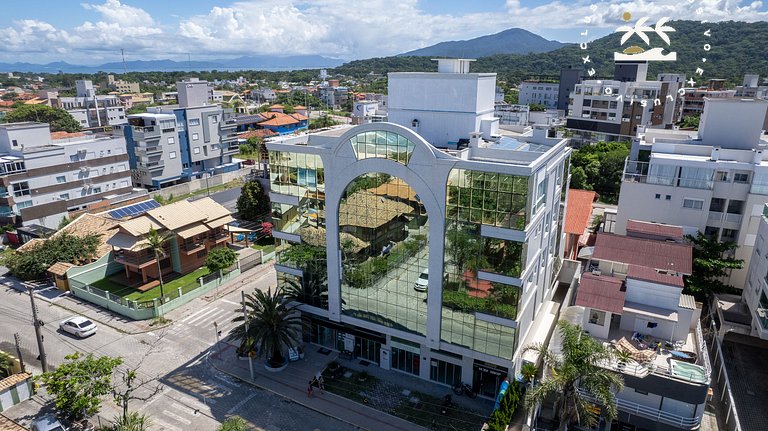 Costa Leste 203 - Apto com 2 suítes - 50 metros da Praia do