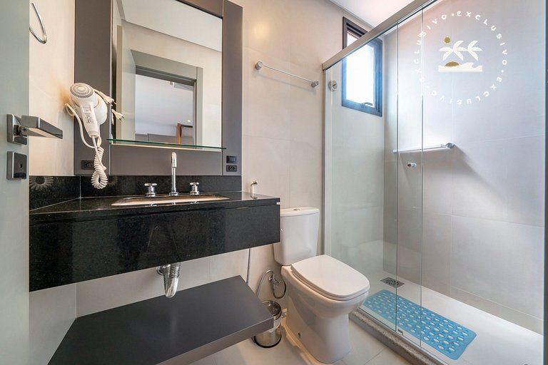 Aion 306 - Duplex compacto com 2 quartos - 50 metros do mar!