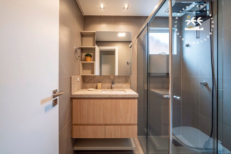 Porto Canoas 101 - Apto térreo 3 quartos à 100 metros da Pra