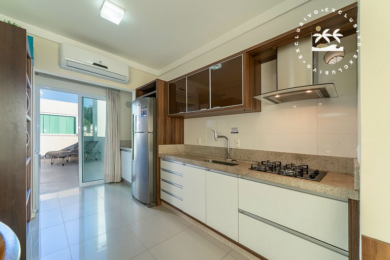 Excelente cobertura duplex com jacuzzi particular, localizad