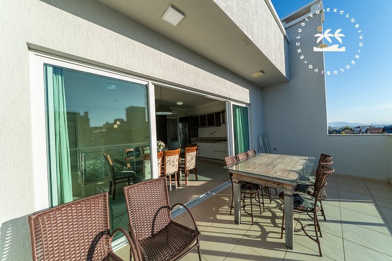 Excelente cobertura duplex com jacuzzi particular, localizad