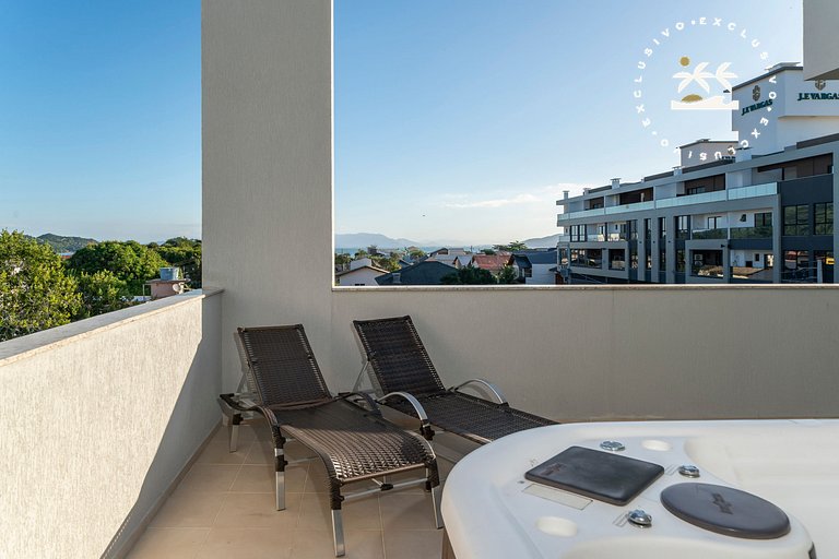 Excelente cobertura duplex com jacuzzi particular, localizad