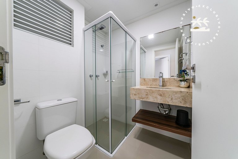 Excelente cobertura duplex com jacuzzi particular, localizad