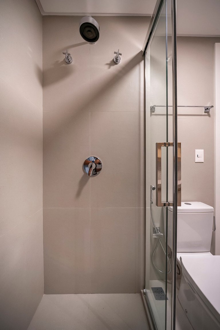 Lumina 401B – Luxo na Praia de Bombas