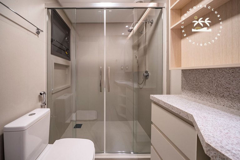 Lumina 401B – Luxo a 50 metros da Praia de Bombas