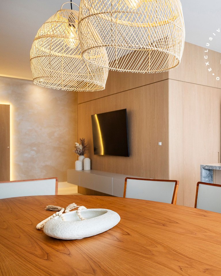 Lumina 703B – Luxo a 50 metros da Praia de Bombas