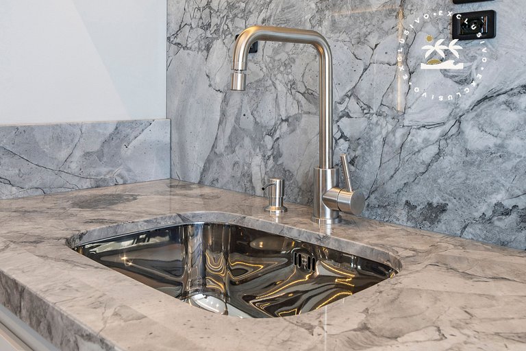 Lumina 703b - 3 Suítes em Bombas