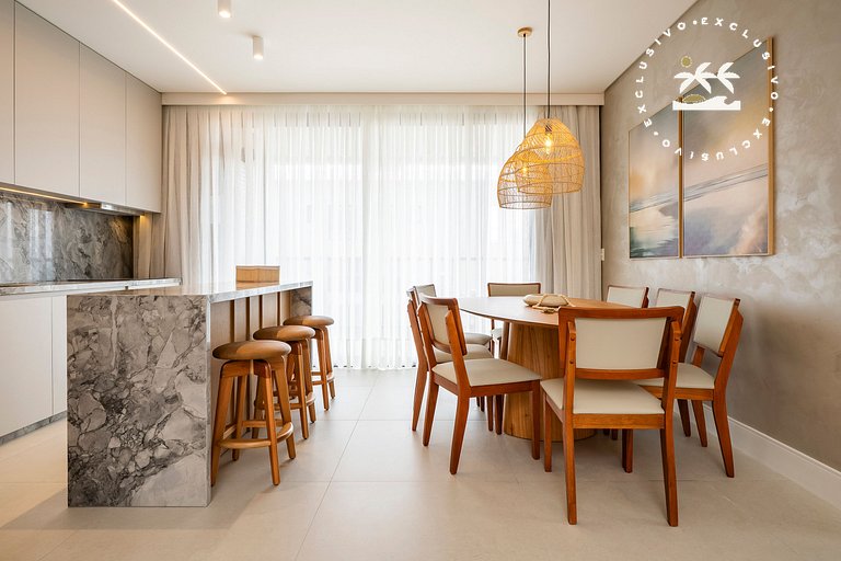 Lumina 703B – Luxo na Praia de Bombas