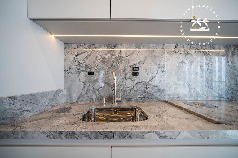 Lumina 703b - 3 Suítes em Bombas