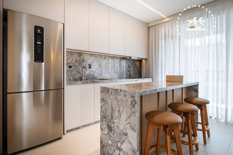 Lumina 703B – 3 Suites - 2 Parking Spaces | Bombas Beach