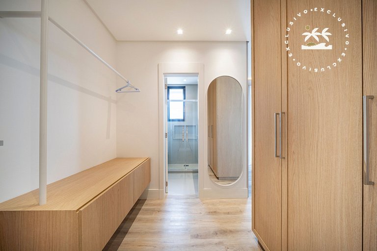 Lumina 703B – Luxo na Praia de Bombas