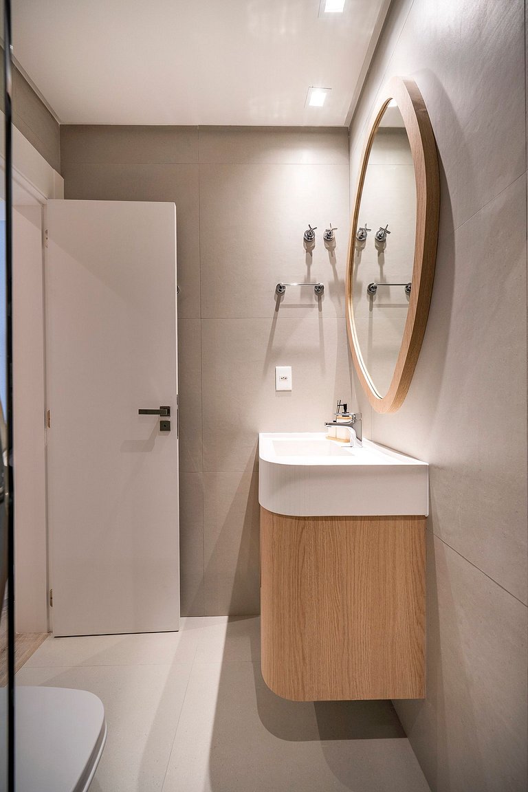 Lumina 703B – Luxo a 50 metros da Praia de Bombas