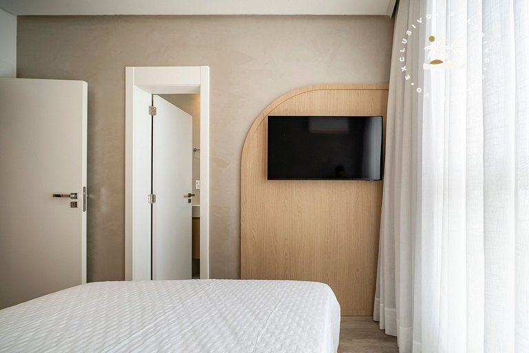 Lumina 703B – Luxo a 50 metros da Praia de Bombas