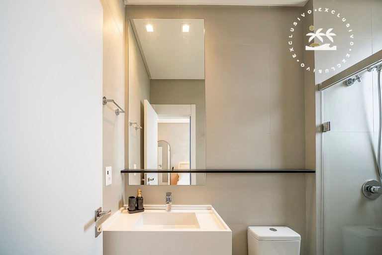 Lumina 703B – Luxo na Praia de Bombas