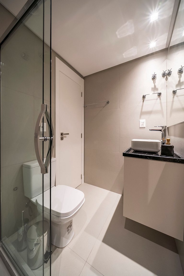 Lumina 503B - Apto 3 Suítes em Bombas