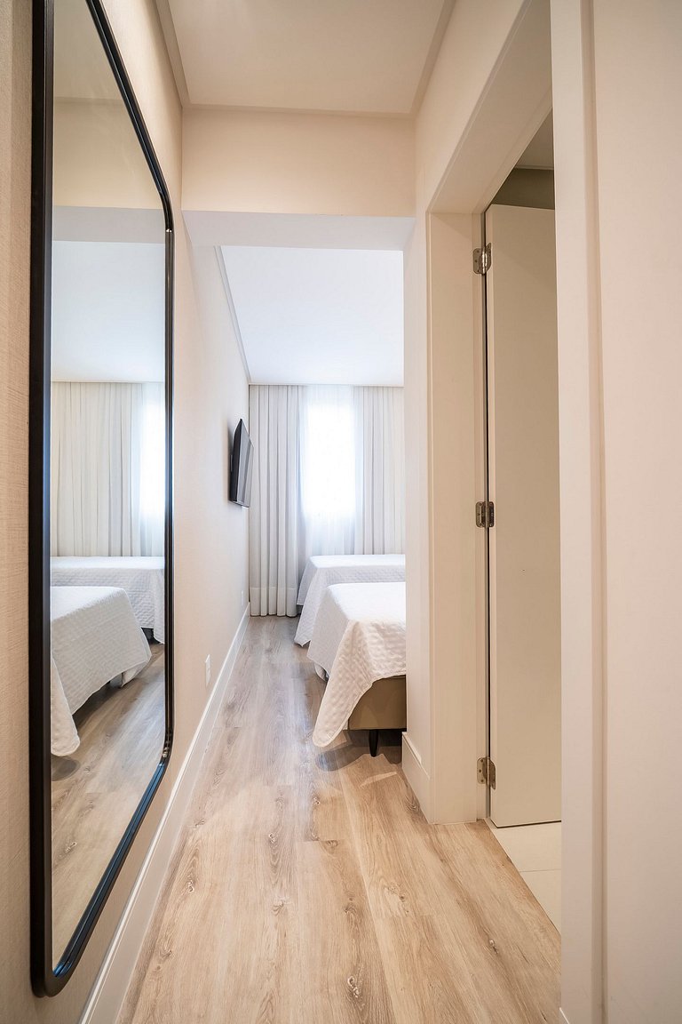 Lumina 503B - Apto 3 Suítes em Bombas