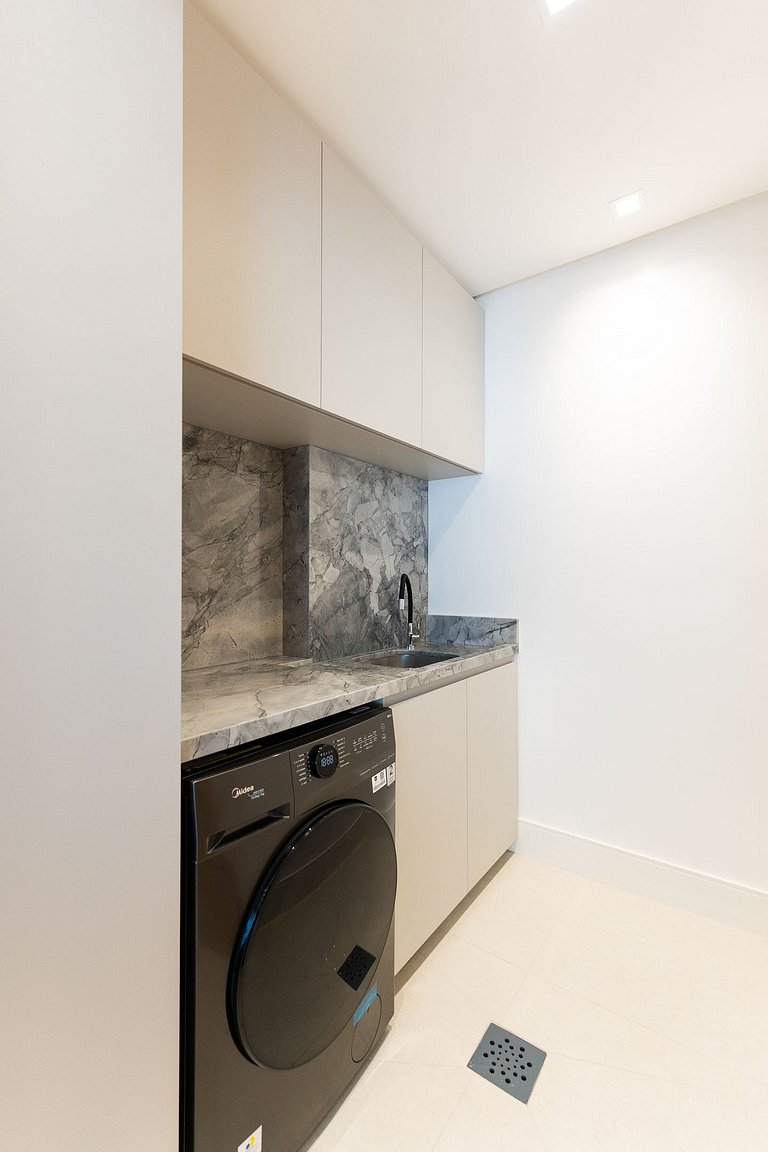 Lumina 602B – Luxo a 50 metros da Praia de Bombas