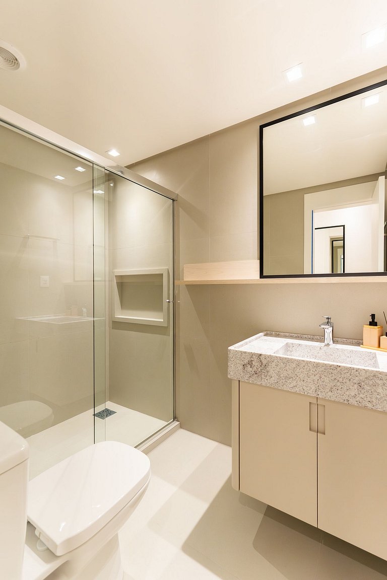 Lumina 702B – Luxo na Praia de Bombas