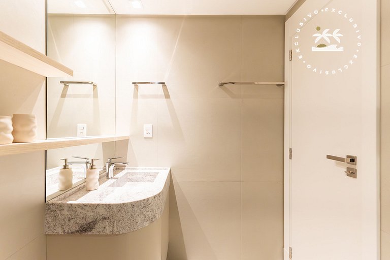 Lumina 702B – Luxo a 50 metros da Praia de Bombas