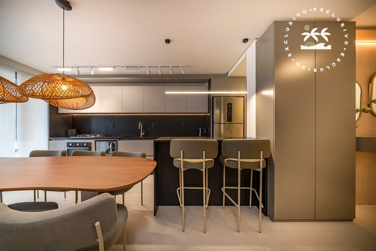 Lumina 605B – Luxo a 50 metros da Praia de Bombas