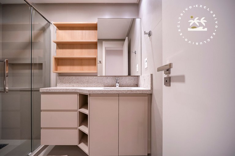 Lumina 605B – Luxo a 50 metros da Praia de Bombas